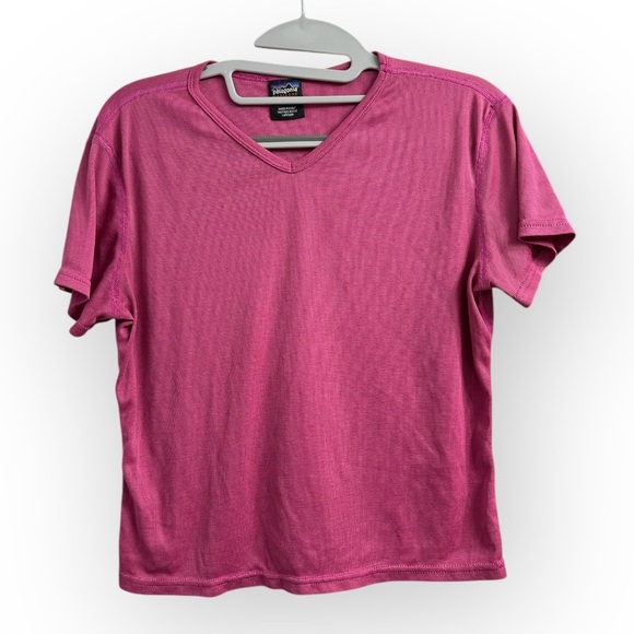Patagonia Capilene Pink V-Neck Athletic Short Sleeve Top - Picture 2 of 9